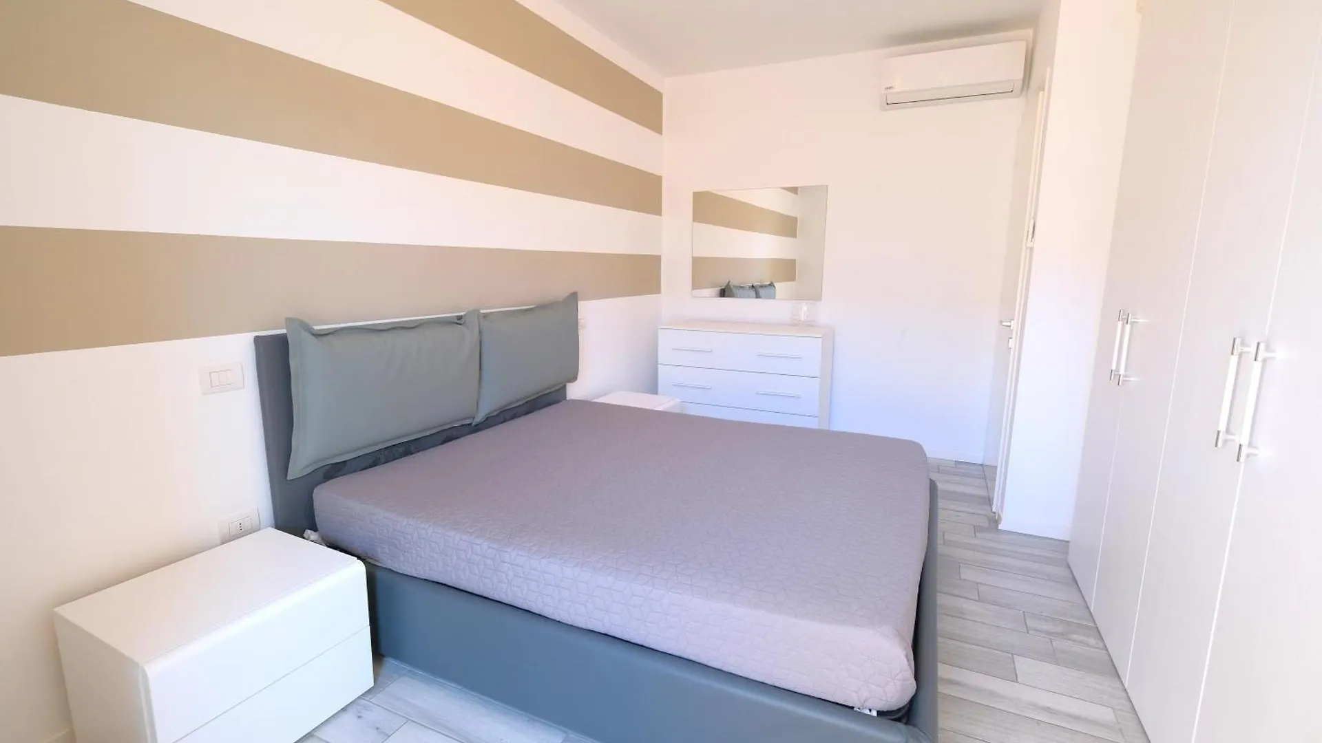 Wave Village Piazza Trieste Lido di Jesolo Apartmán